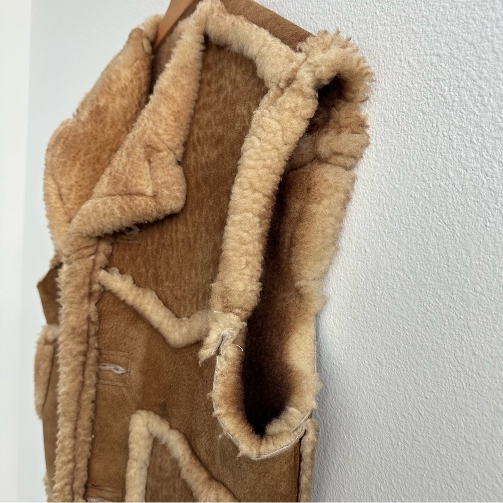 Sheepskin Trader leather shearling outdoorsman vest - Picture 3 of 11